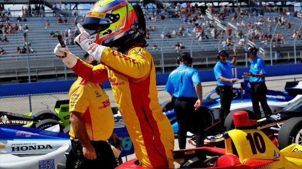 В Red Bull прокомментировали слухи об интересе к звезде IndyCar