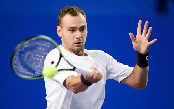 US Open. Роман Сафиуллин проиграл Феликсу Оже-Альяссиму во втором раунде