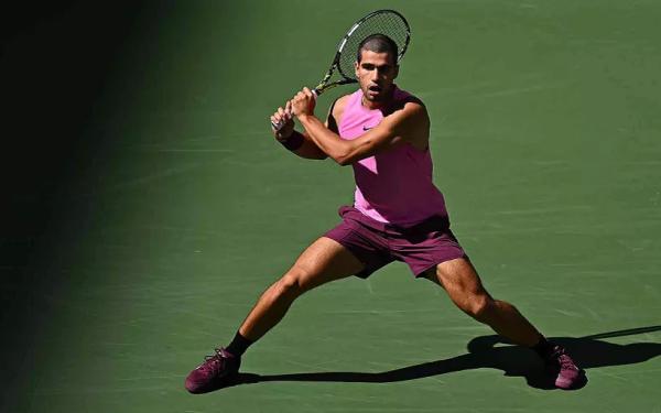US Open. Карлос Алькарас уверенно выиграл первый сет финала