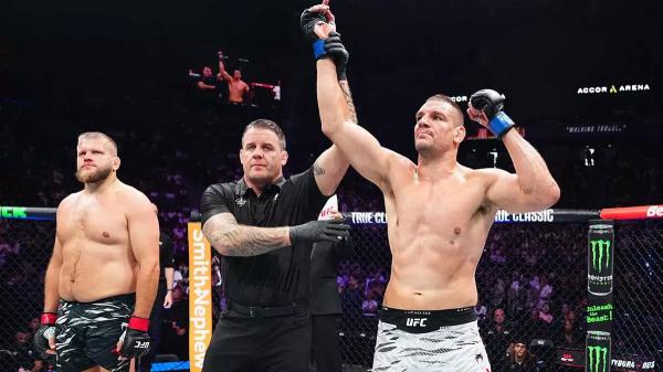 Анте Делия нокаутировал Марчина Тыбуру на турнире UFC в Париже